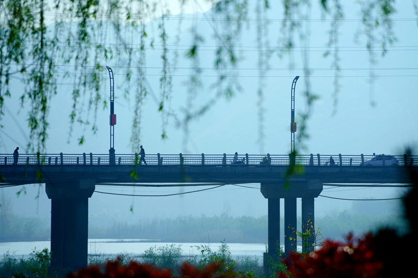 山水汝陽，生態(tài)宜居。康向東攝