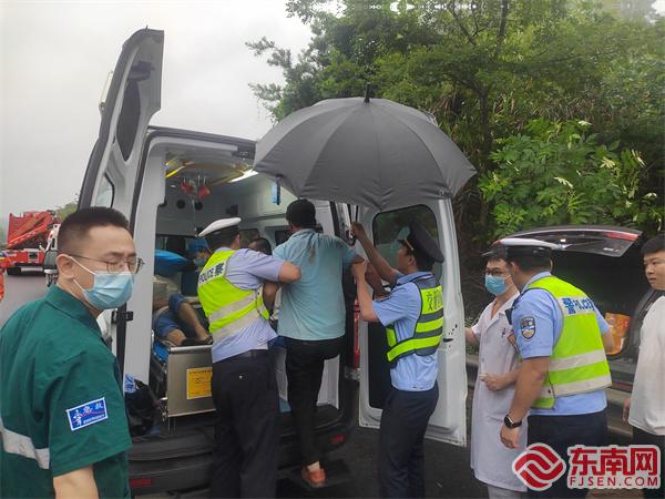 各部門合力轉移傷員.jpg