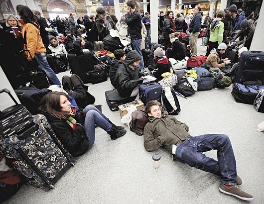 英吉利海峽海底隧道列車拋錨2500人受困(圖)