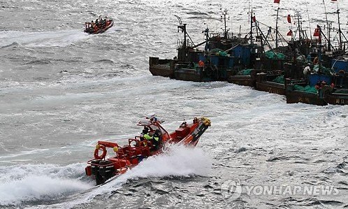 韓國海警出動(dòng)艦艇飛機(jī)特攻隊(duì)抓捕21艘中國漁船