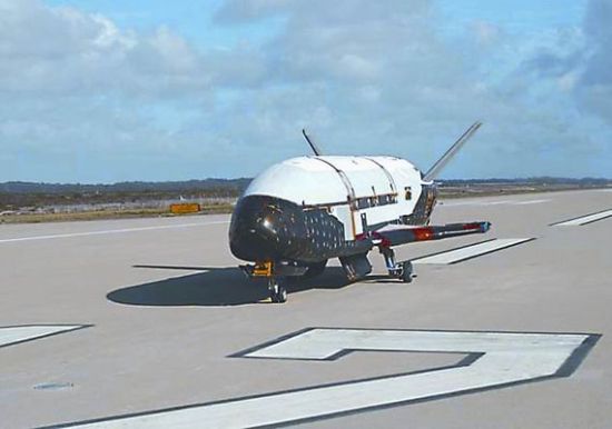 X-37B，美國(guó)空軍軌道試驗(yàn)飛行器src=