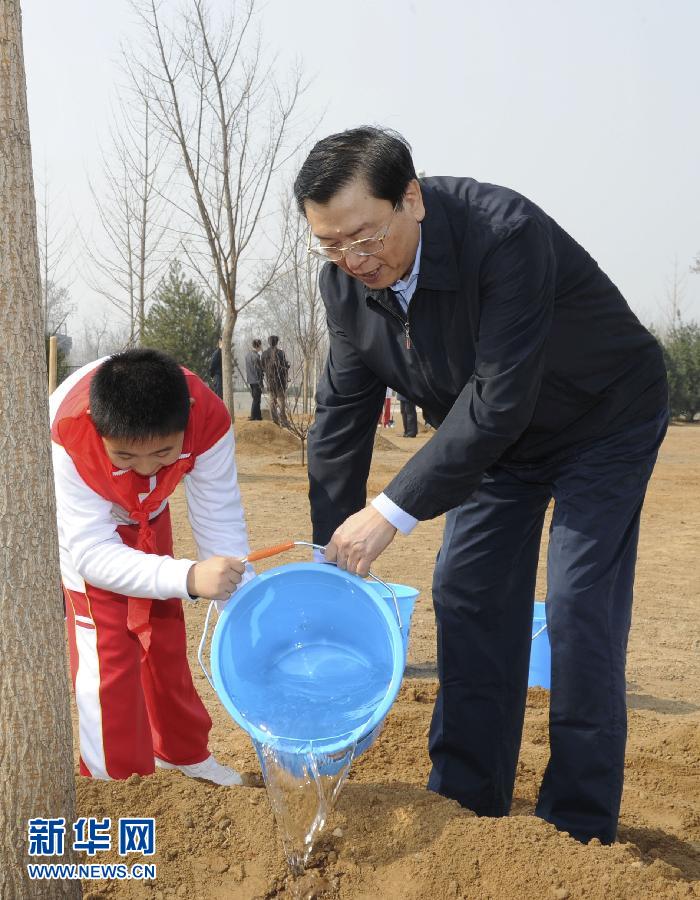 （XHDW）（2）黨和國家領導人參加首都義務植樹活動