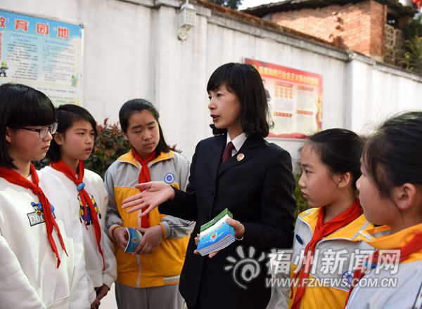 黃榮婷：她是“最美女性”，更是堅強媽媽